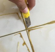 油性美缝剂如何清理残余呢?
